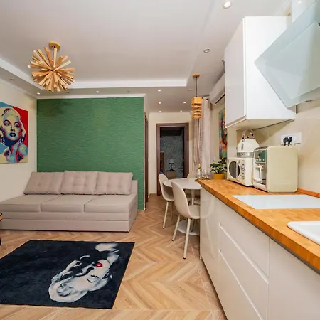 Apartment Lux Movie Stars